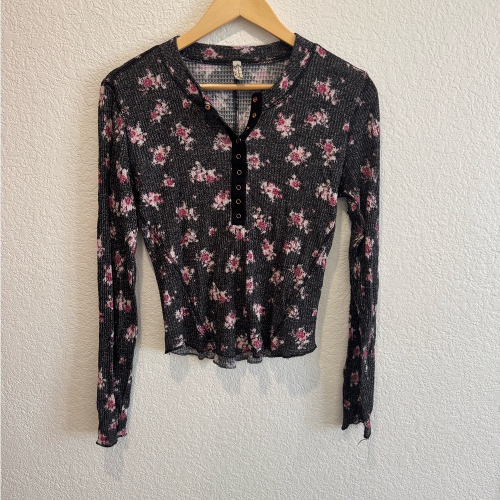 Free People One of the Girls Black Henley Shirt Size Large